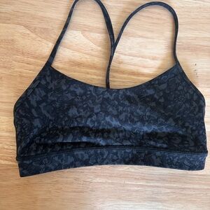 Lululemon Flow Y Nulu Light Support Sports Bra Size 6